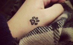 Tatuajes de huellas de perro: ideas y consejos